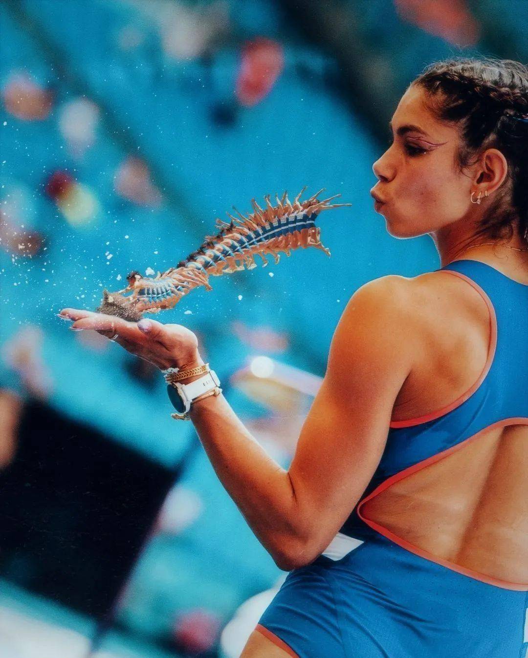 法国女子蹦床选手稳定发挥，获得第一名的简单介绍