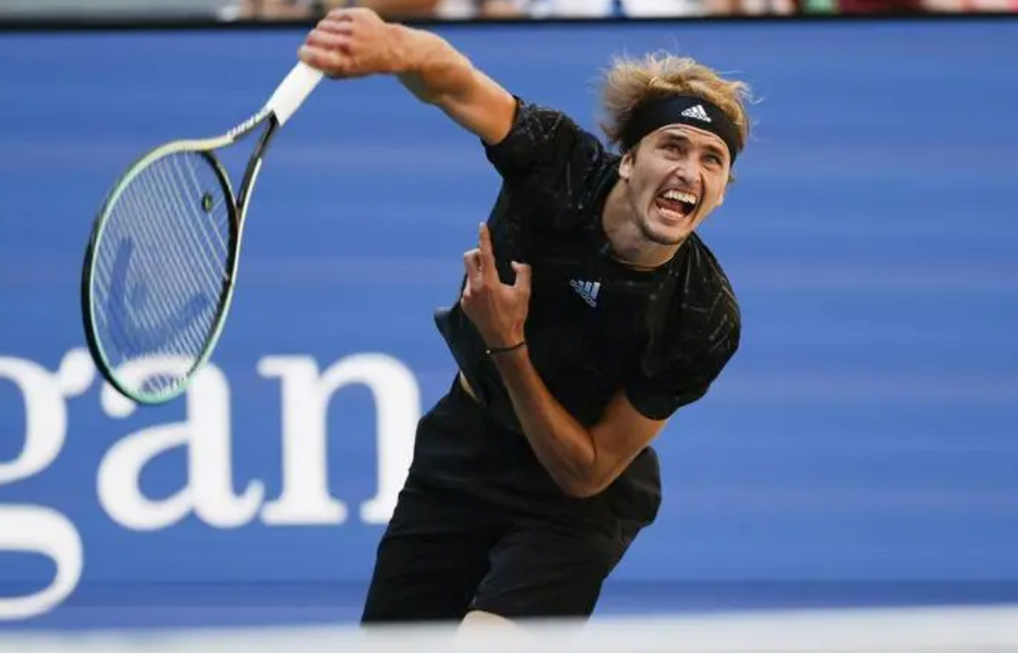 世界网球队鏖战意大利网球队，兹维列夫爆发神勇的简单介绍