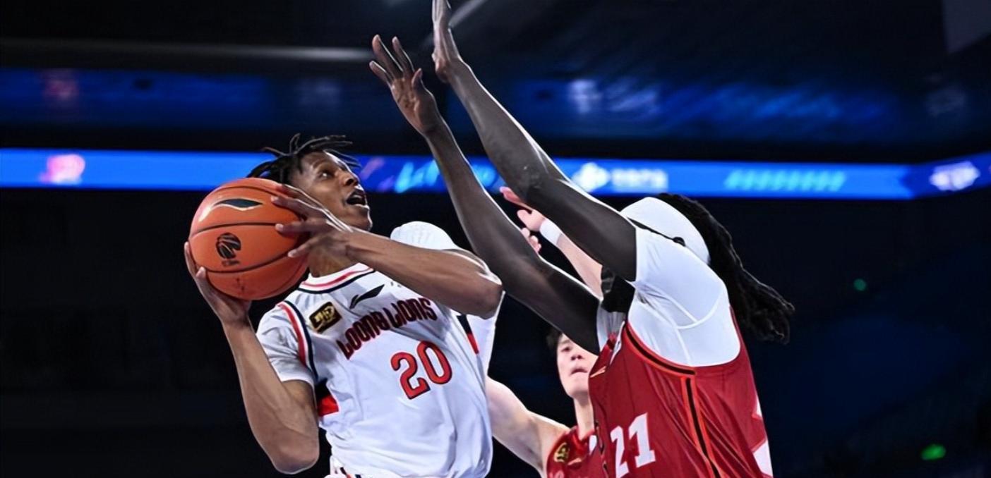 球队备战新季,外援表现亮眼 球队备战新季,外援表现亮眼