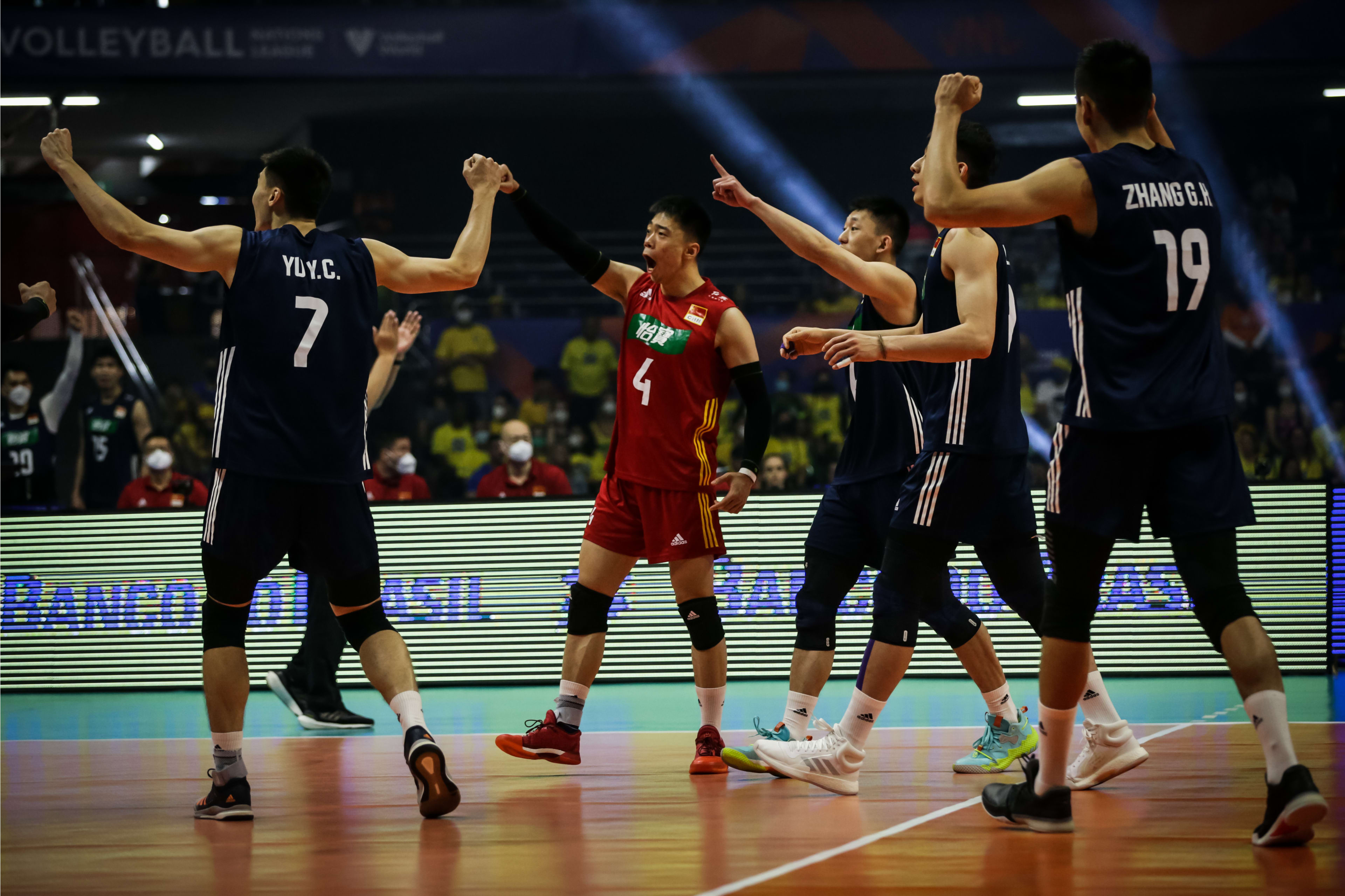 巴西爆冷巴黎，罗本一己之力扛起全队的简单介绍