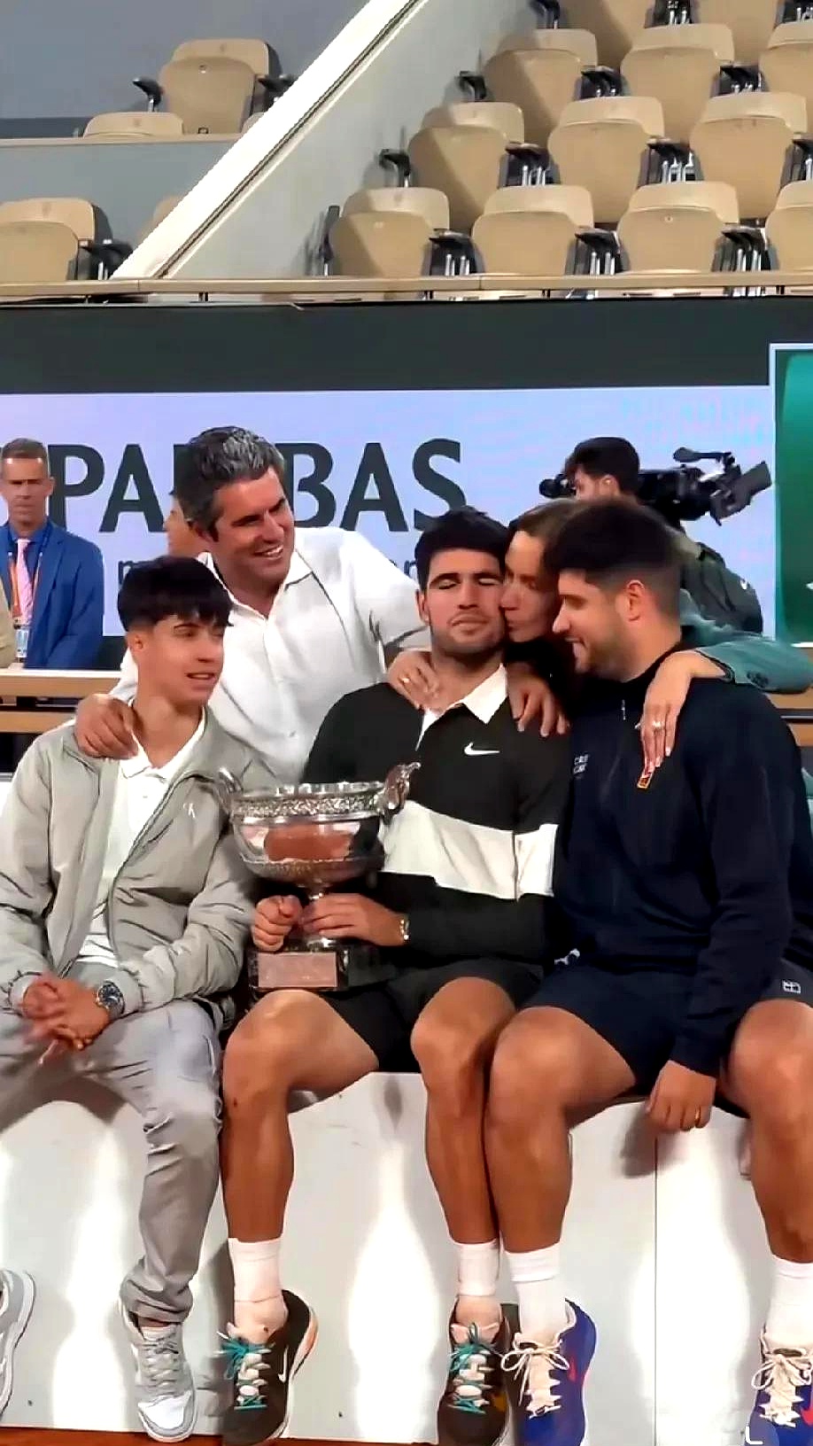 日本网球队碾压西班牙网球队，阿尔卡拉斯打破历史纪录的简单介绍