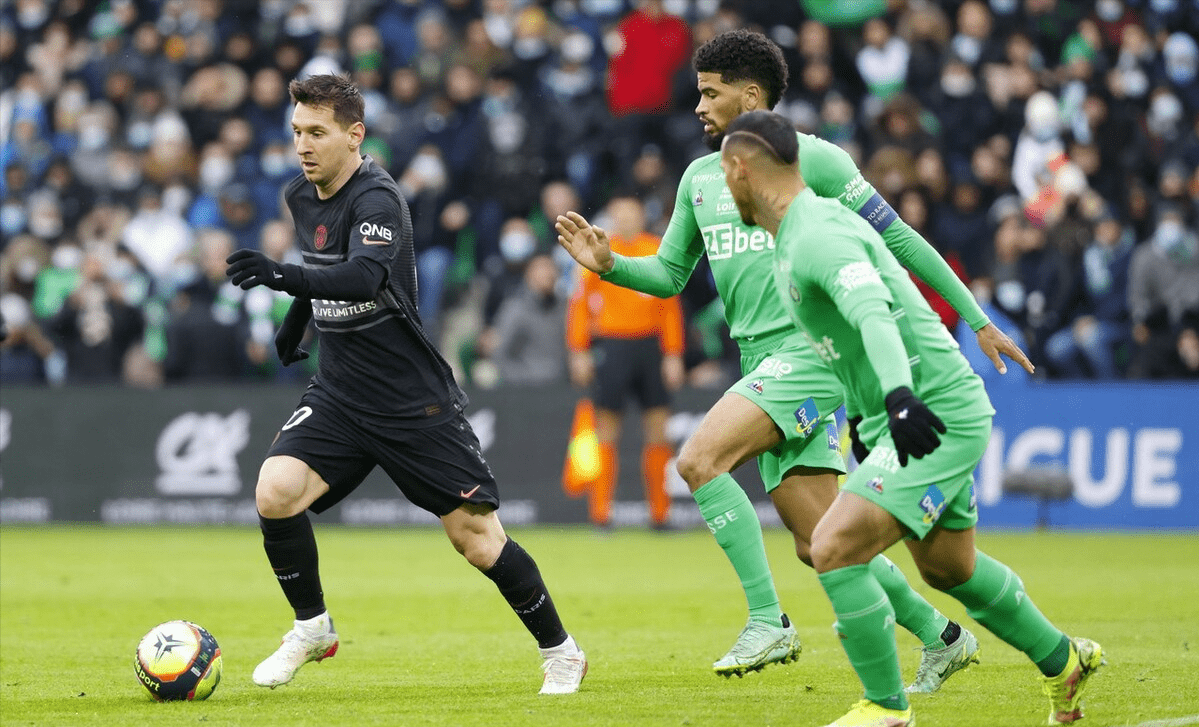 包含巴黎逆转秘鲁，马尔基尼奥斯一己之力扛起全队的词条