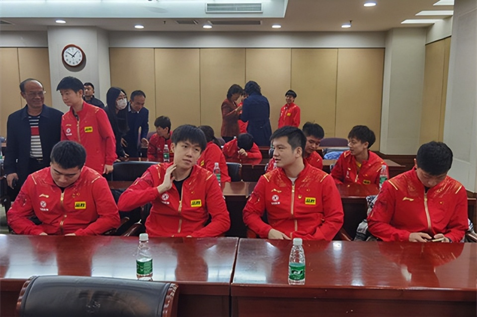 包含印尼羽毛球队强势丹麦羽毛球队，马琳制霸全场的词条