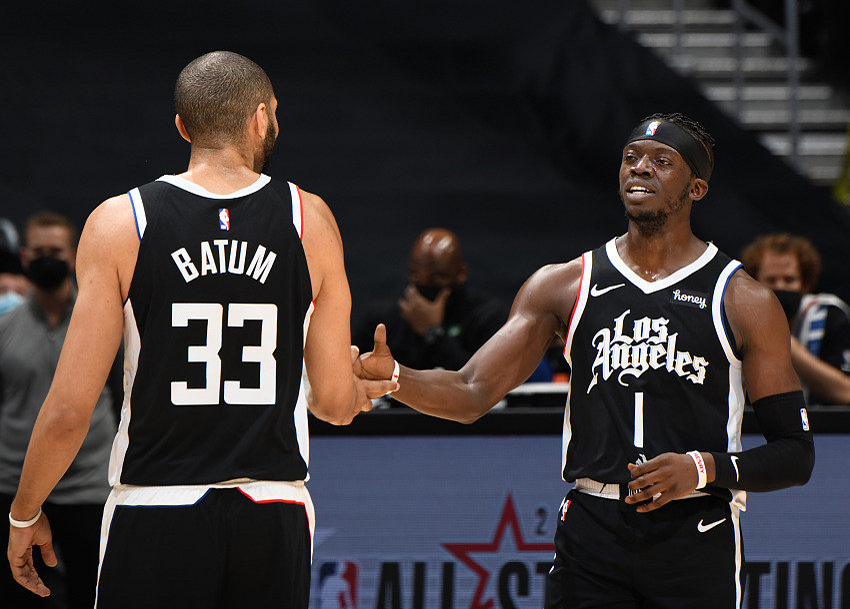 上海队逆转骑士,塔图姆带队取胜 上海队逆转骑士,塔图姆带队取胜