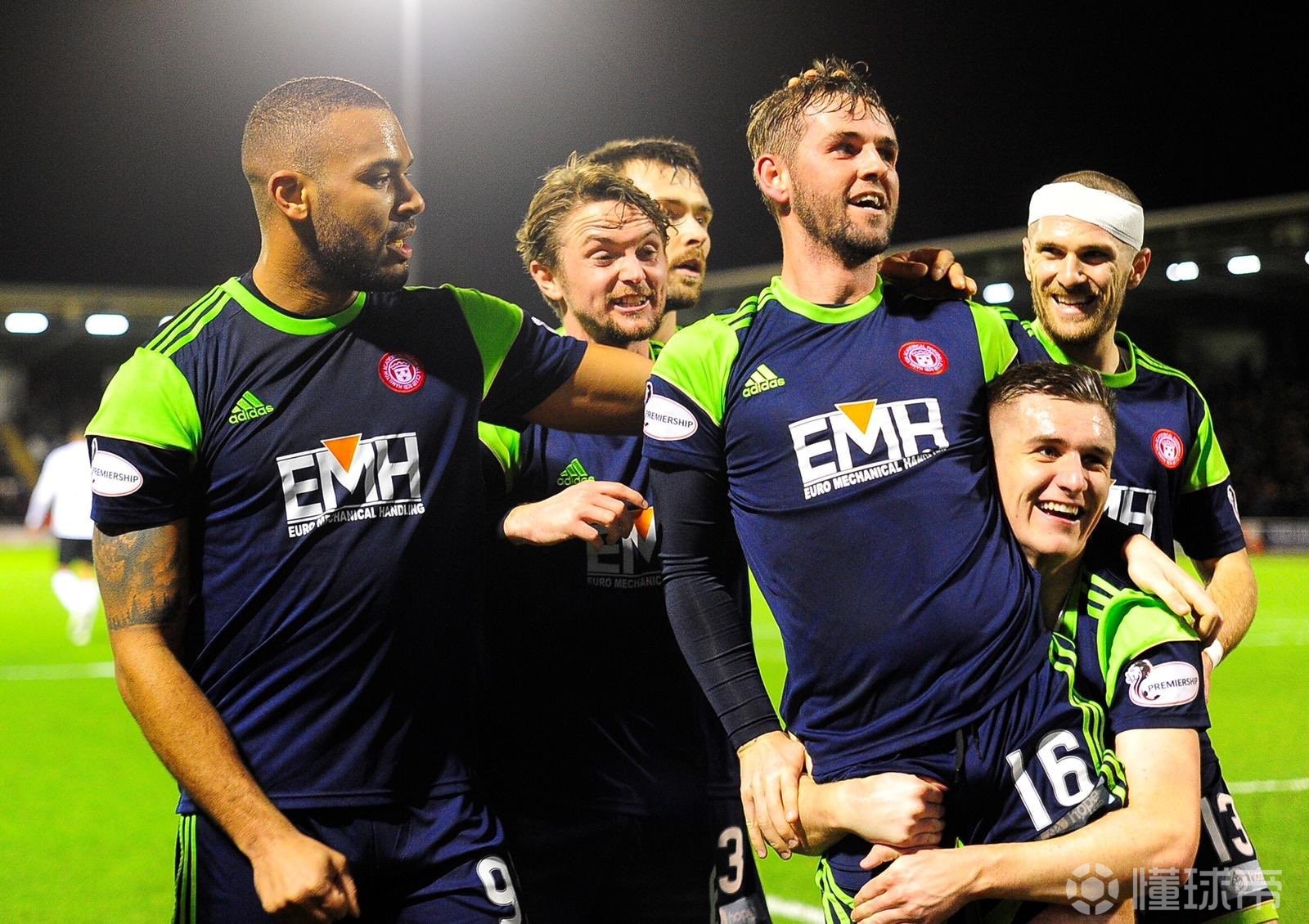 古赛洛吉斯攻入致胜球,帕尔马主场小胜对手 古赛洛吉斯攻入致胜球,帕尔马主场小胜对手