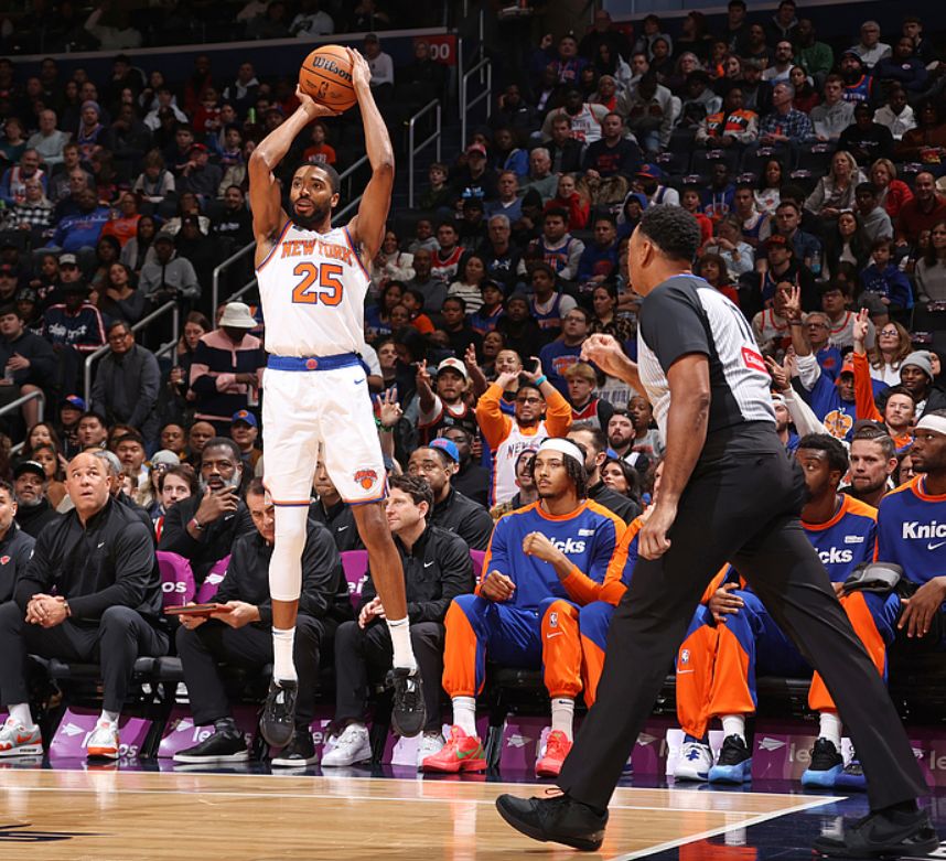 包含尼克斯队战绩一般，球迷呼吁加强训练的词条