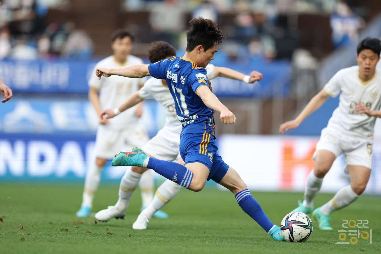 天津泰达坐镇主场迎战深圳佳兆业，争取胜利