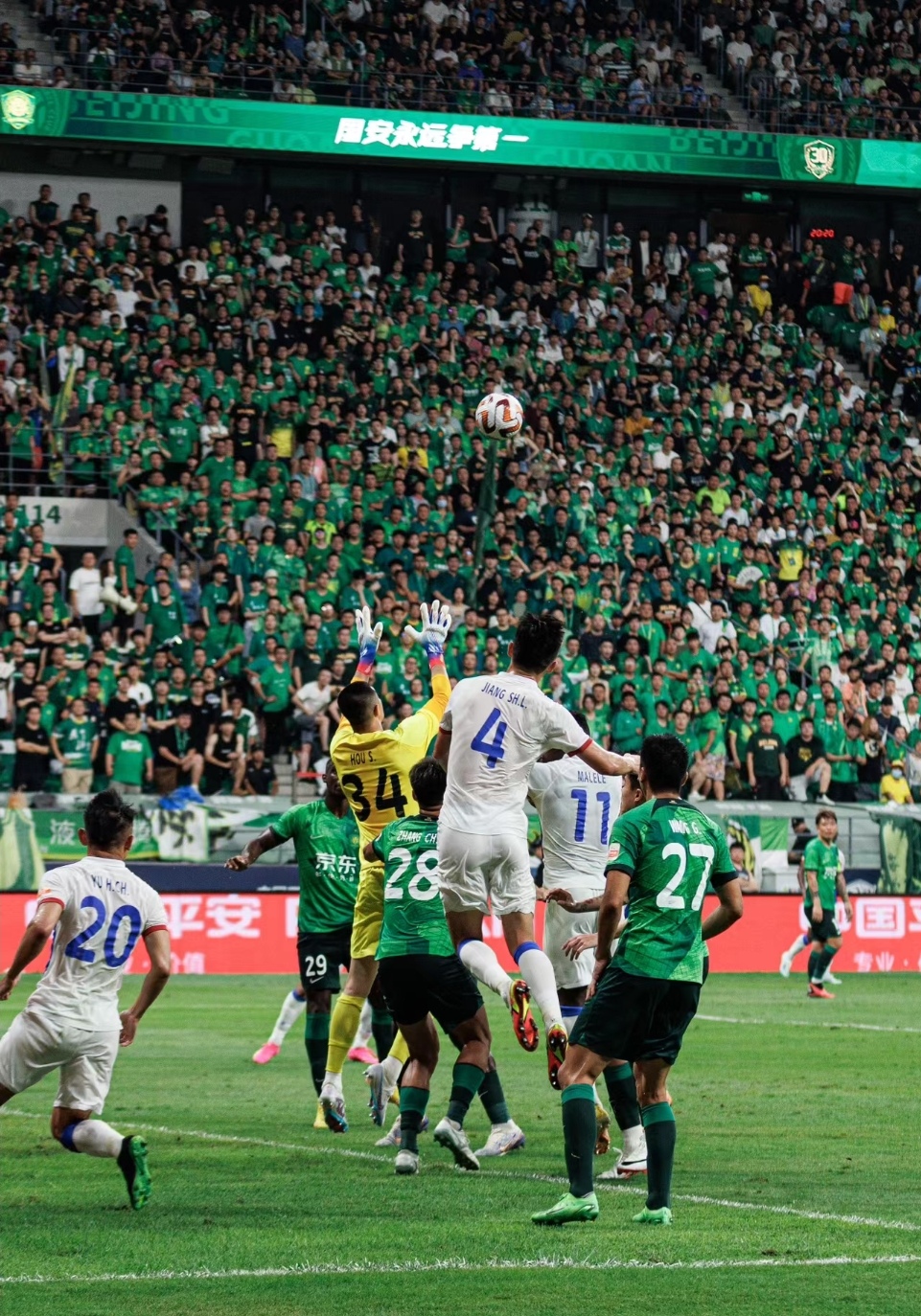 巴塞罗那中场组织积极，协助球队建立胜势