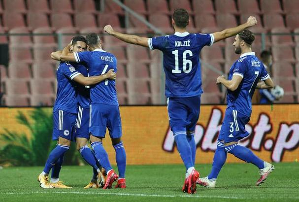 包含斯洛文尼亚球队在欧洲赛场独领风骚的词条