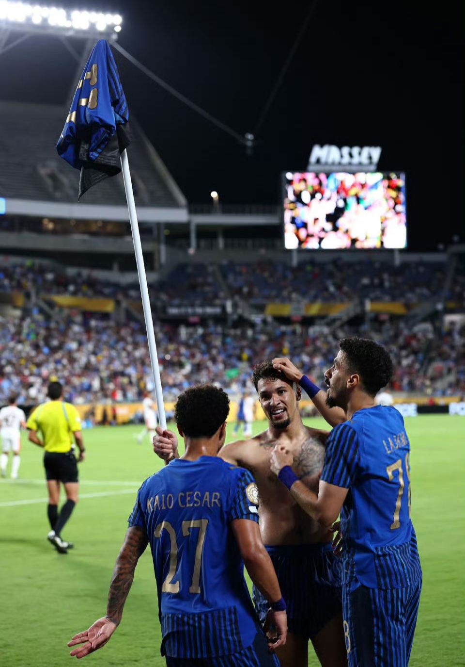 关于瓦伦西亚主场大胜，结束连续两场不胜的信息