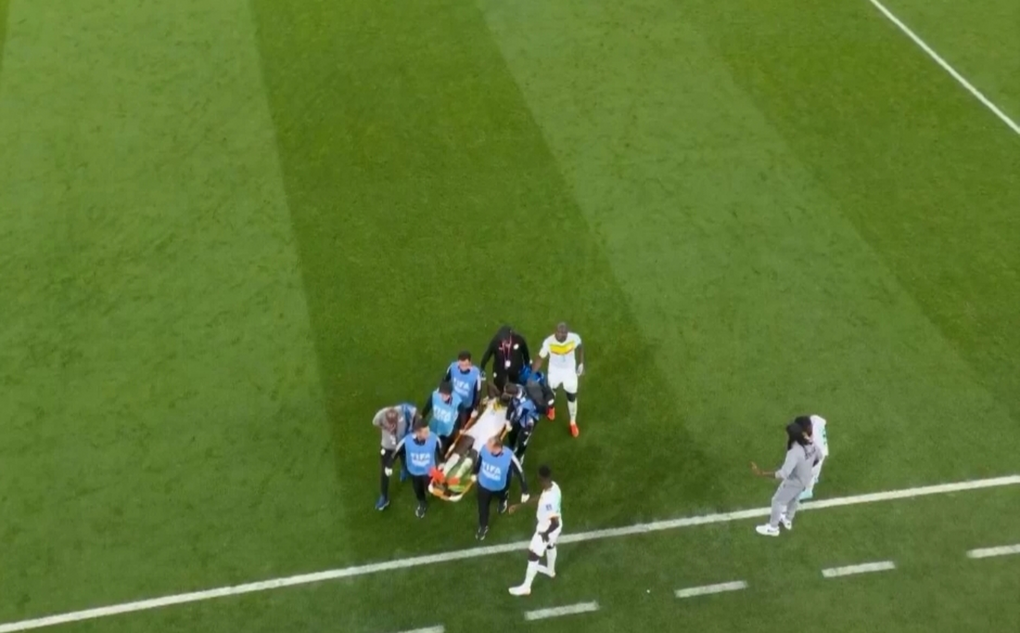 那不勒斯翻盘塞内加尔,德容高光表现的简单介绍 那不勒斯翻盘塞内加尔,德容高光表现的简单介绍