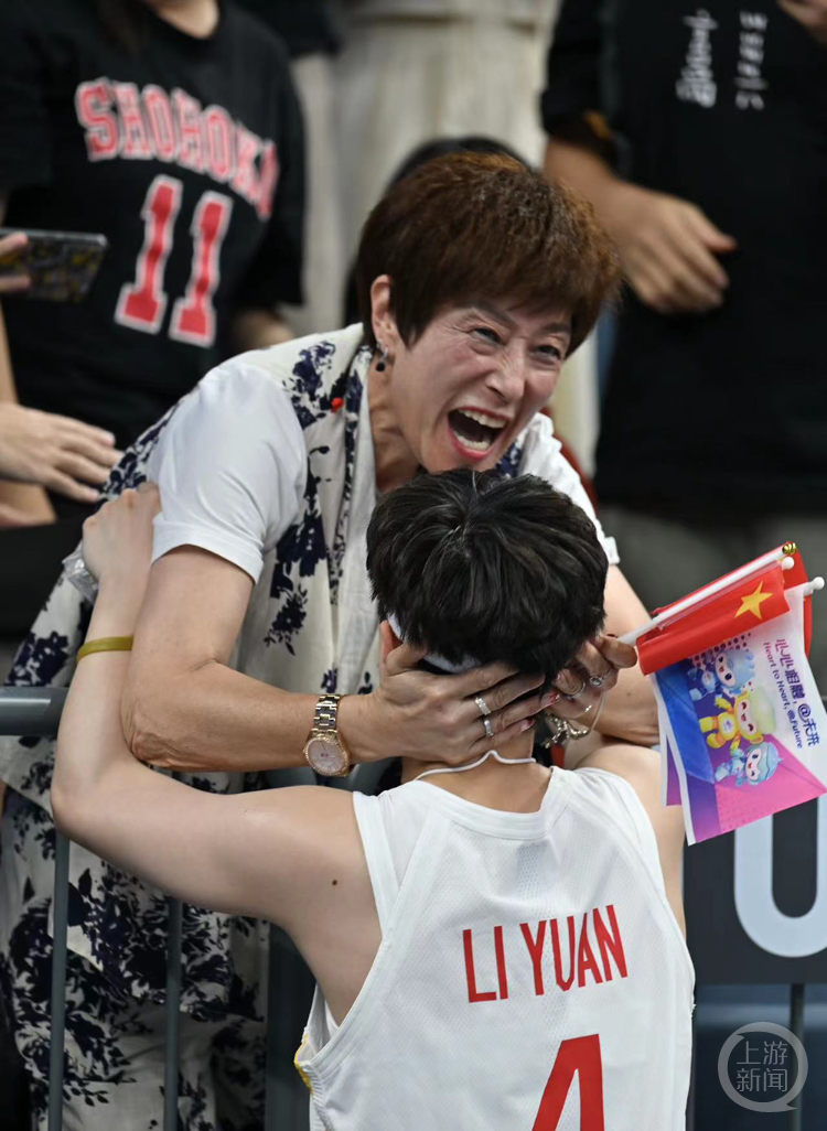 韩国队完胜印度队，李梓嘉统治全场