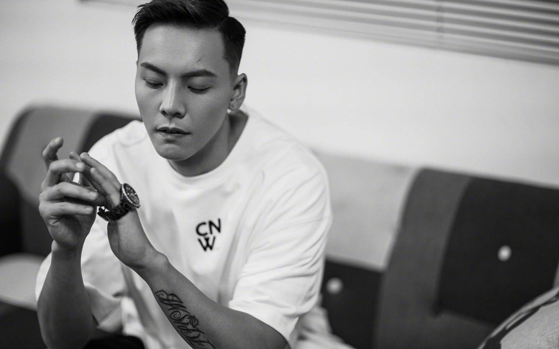 东契奇关键战不手软，独行侠加时险胜吉林队