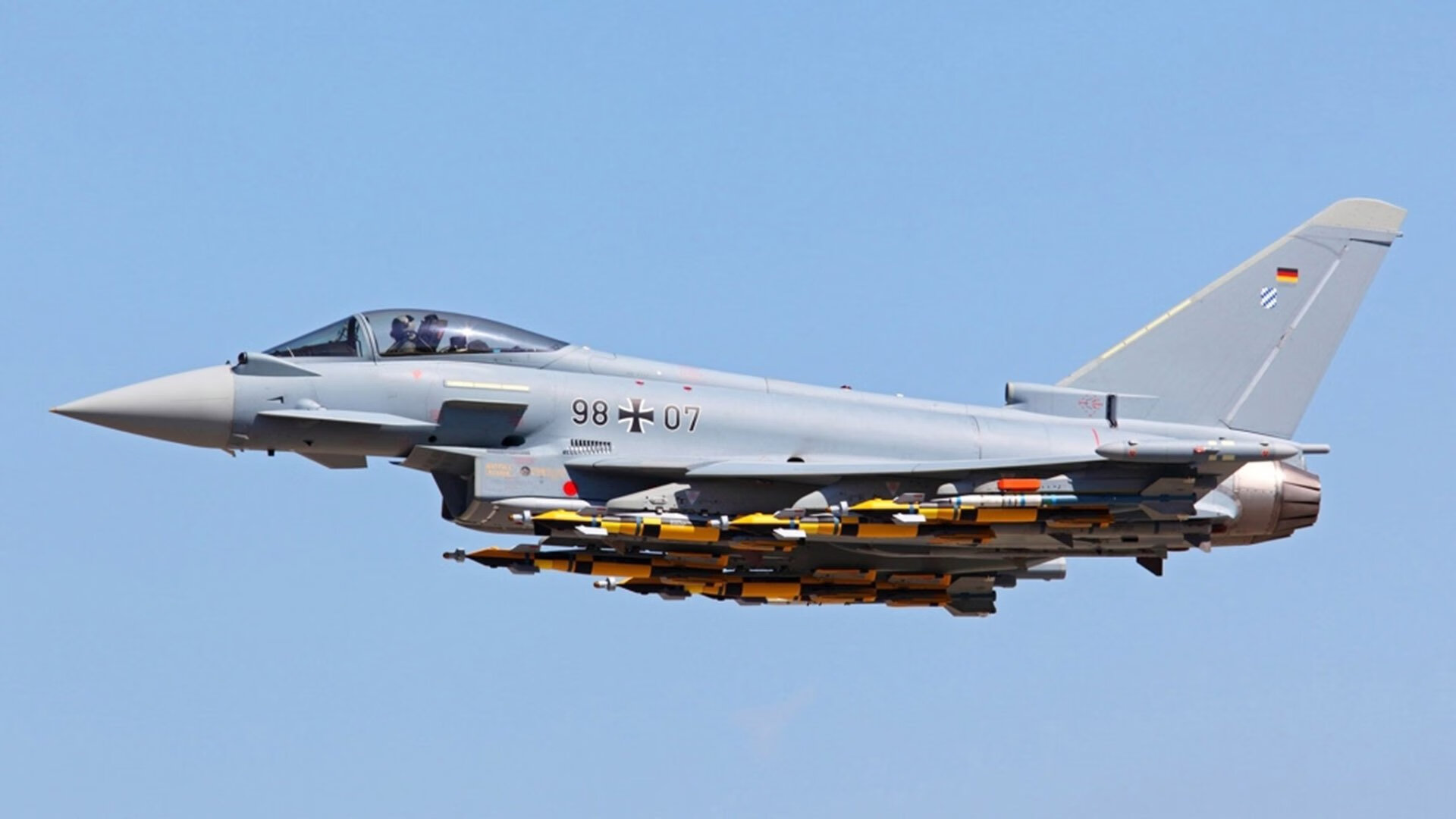 西决生死战焦点战，公牛险胜新疆队，一场跨越时空的篮球传奇