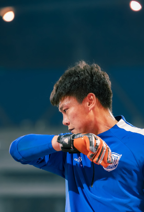 鲁能门将神勇扑救,保住球门不失一球的简单介绍 鲁能门将神勇扑救,保住球门不失一球的简单介绍