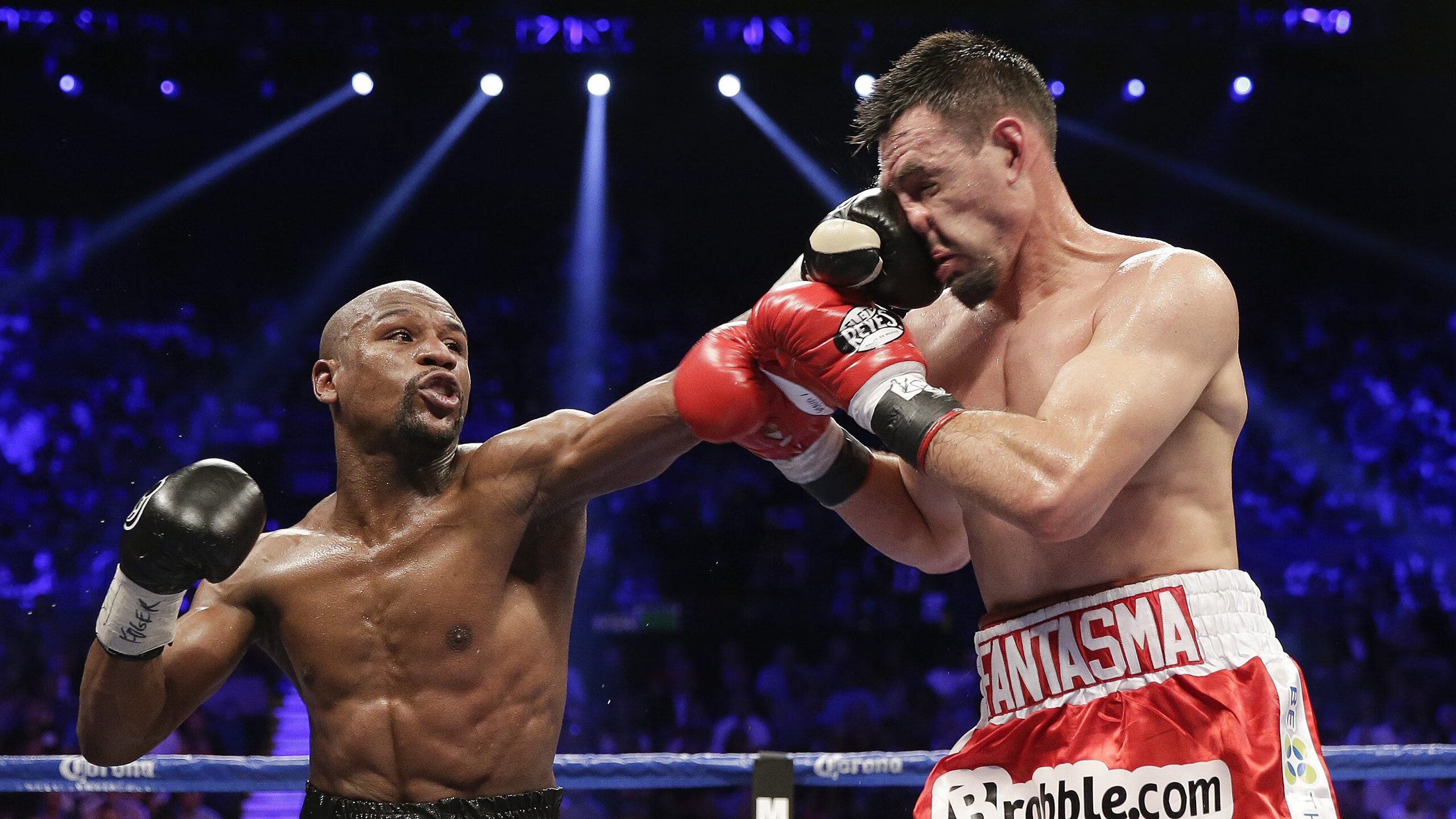 F1新赛季揭幕战之夜,浓眉硬仗之王的双线传奇