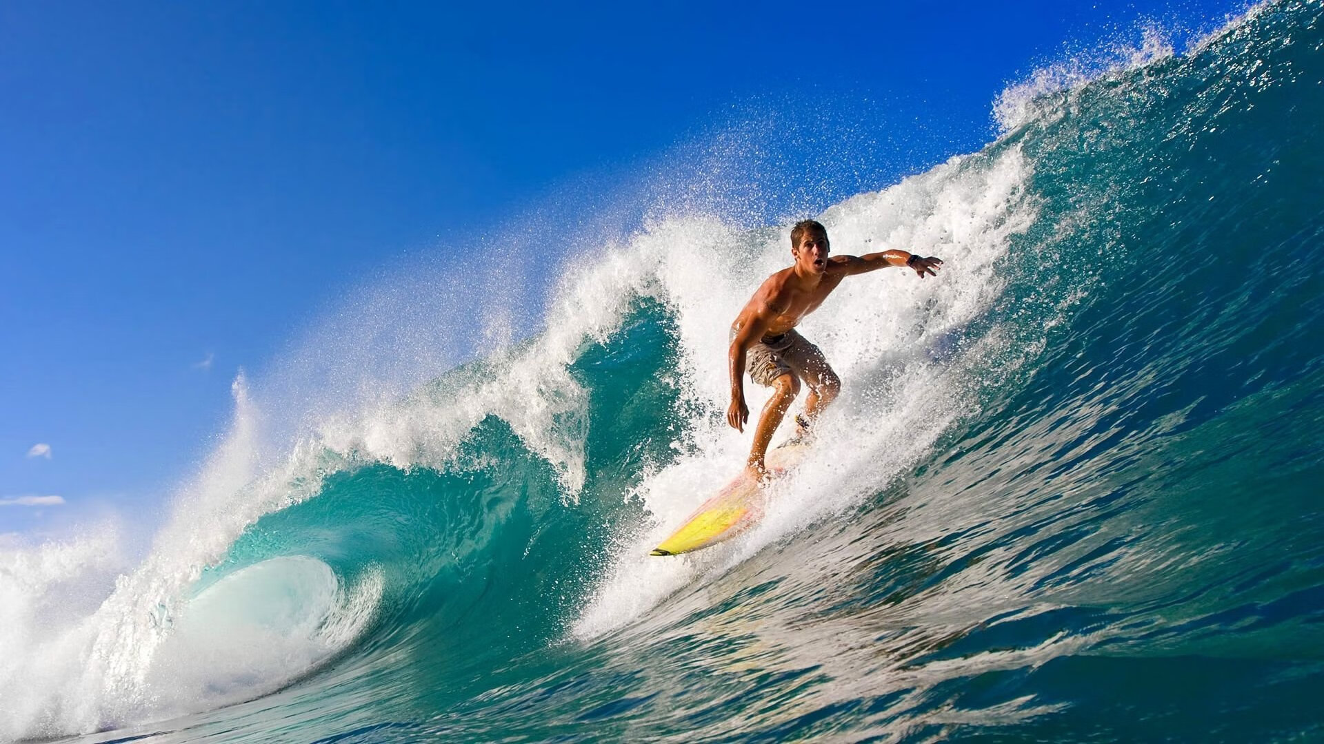 赛道与绿茵的交响，穆勒进攻端无人可挡的F1揭幕战之夜