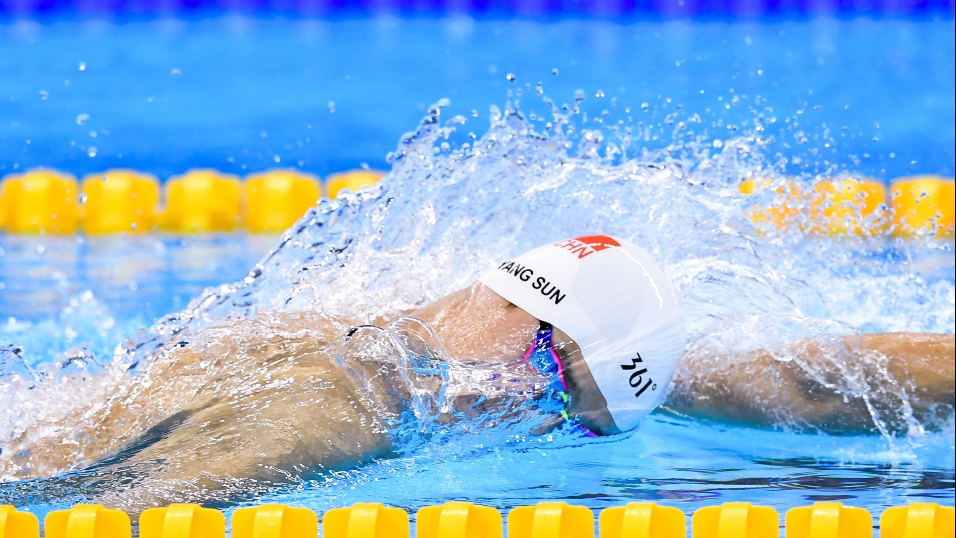 绿茵场上的双重叙事，克罗地亚逆转中国背后的足球哲学，与佩德里在英超争冠的接管启示